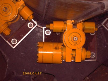 Pressure discharge electrode cylinder