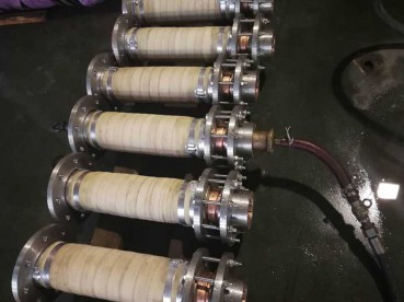 Electric furnace flange compensator